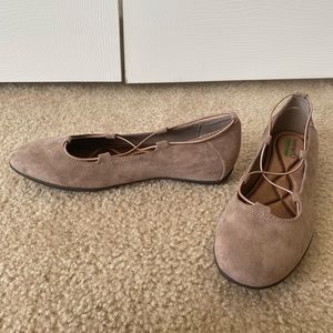 9.5 M Womens memory foam slip on shoes